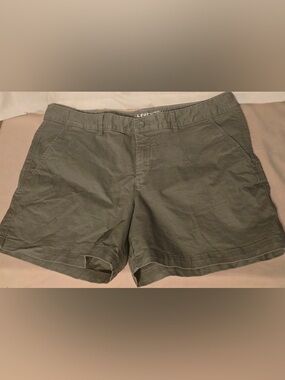 Eddie Bauer Legend Wash Stretch Shorts Women’s 12P Olive Green Slightly Curvy